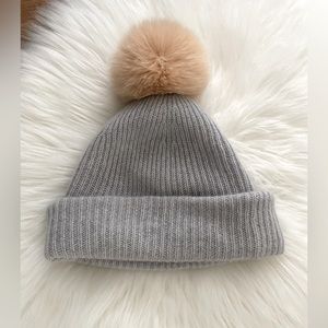 Cashmere Fox Pom beanie tuk NWOT